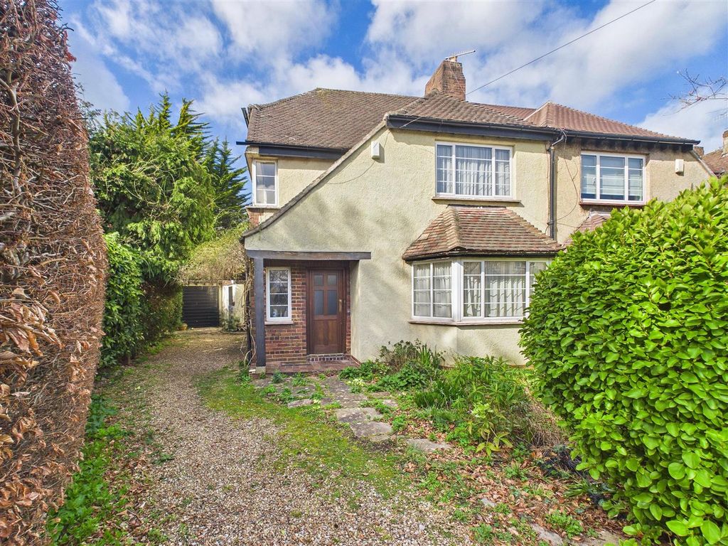 Property photo 1 of 28 1 - Semi-Detached House For Auction, Reedley Road,