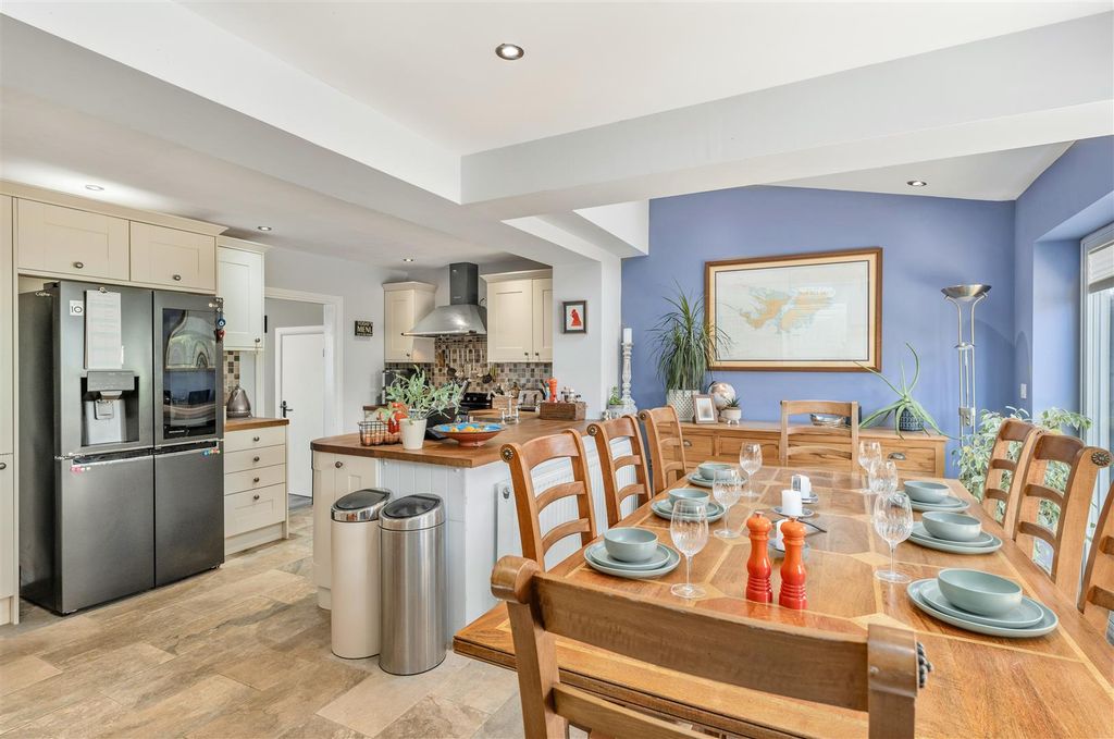 Property photo 2 of 19 14 Newlands, Kings Sutton-13.Jpg