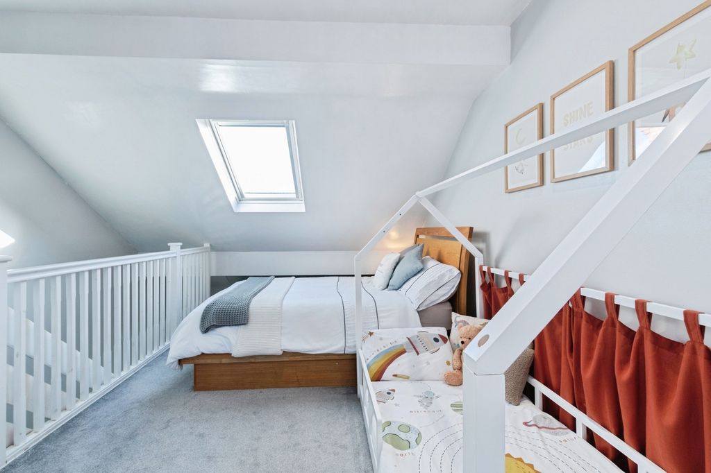 Property photo 1 of 16 Pbox-Img.Jpg