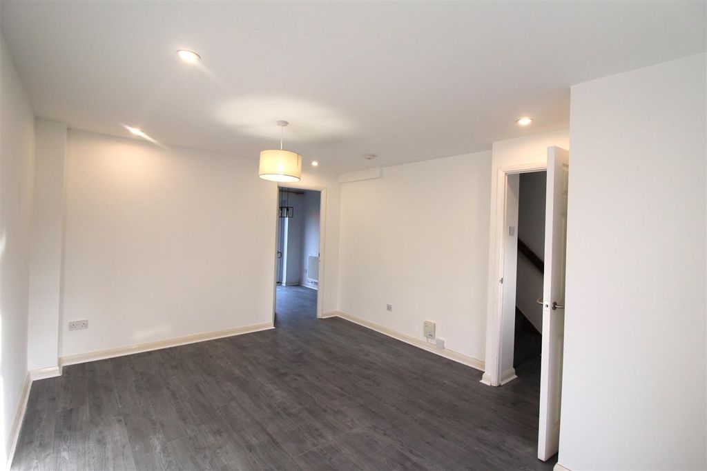 Property photo 2 of 10 Cotswold Drive Living.Jpg