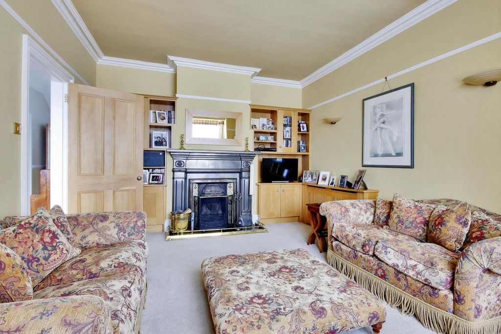 Property photo 3 of 39 Living Room