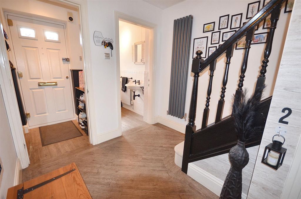 Property photo 2 of 23 Hallway