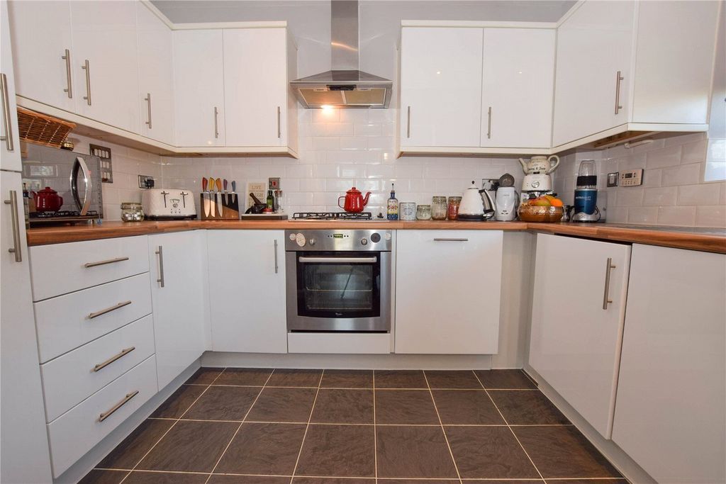 Property photo 3 of 9