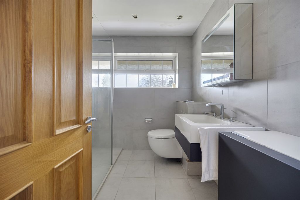 Property photo 3 of 20 Shower Room