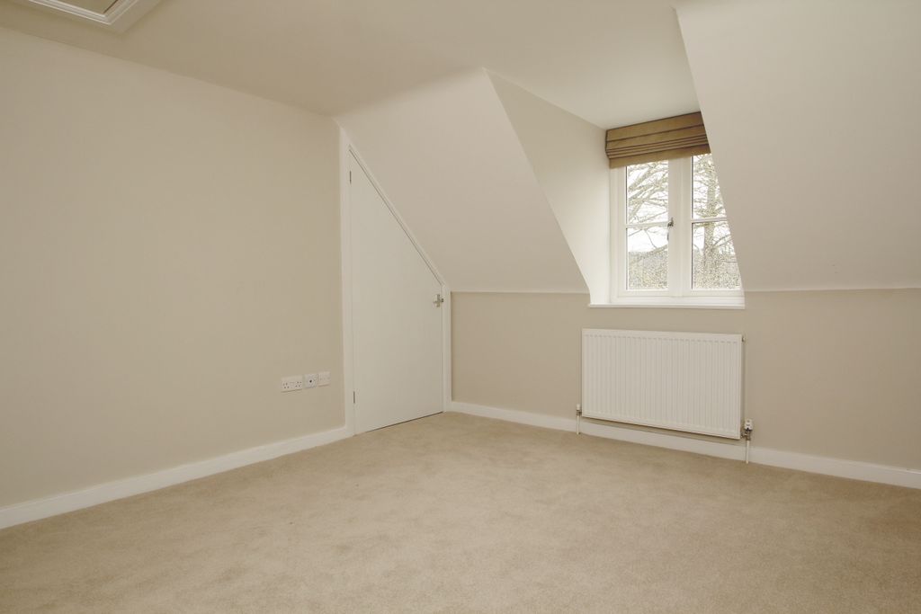 Property photo 3 of 4 Photo 03