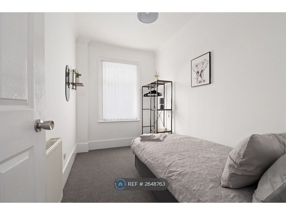 Property photo 3 of 34