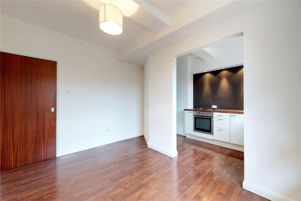 Property photo 3 of 10 Picture No. 27