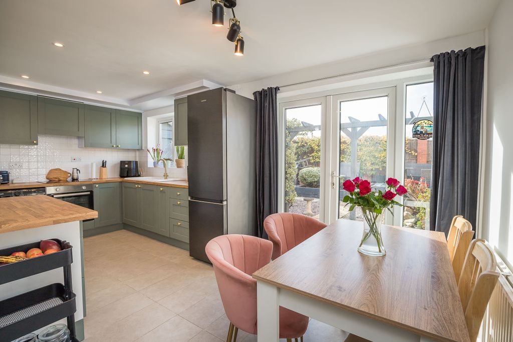 Property photo 3 of 20 Img_7425