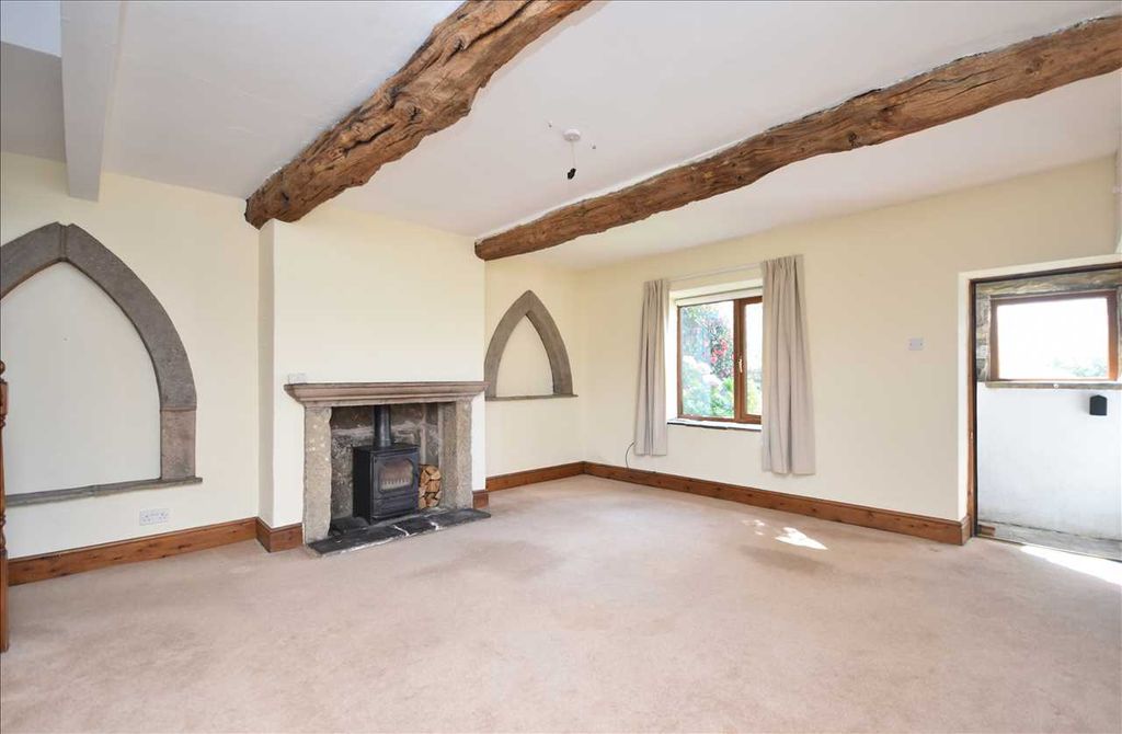 Property photo 3 of 28