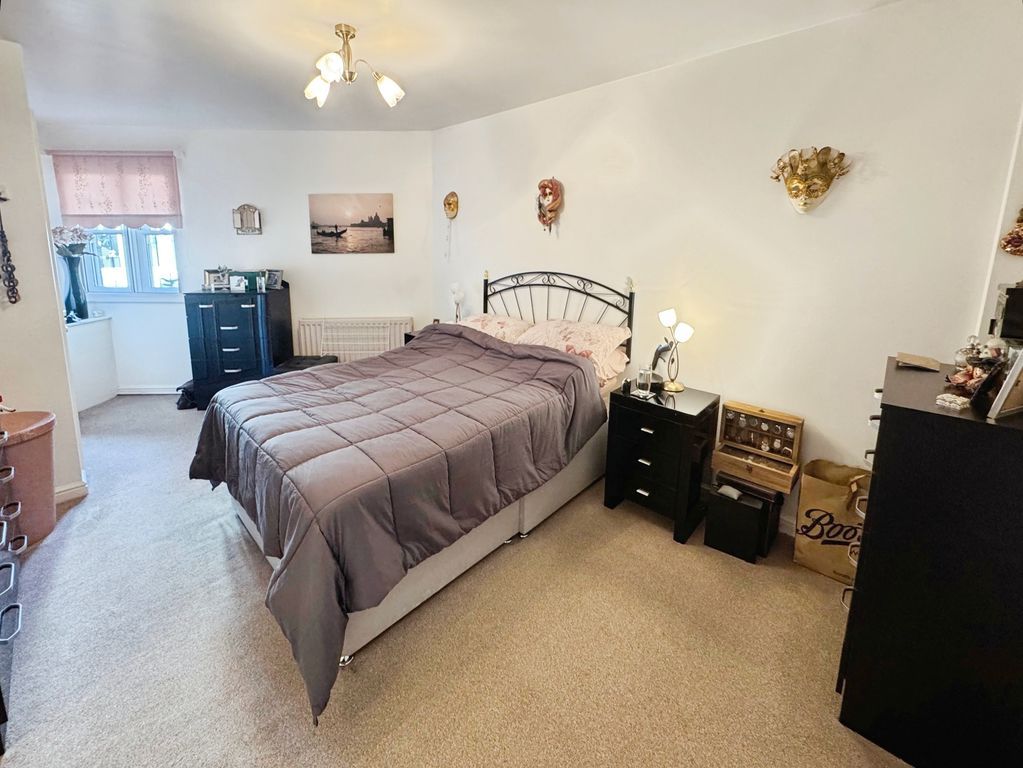 Property photo 3 of 9 Photo 1