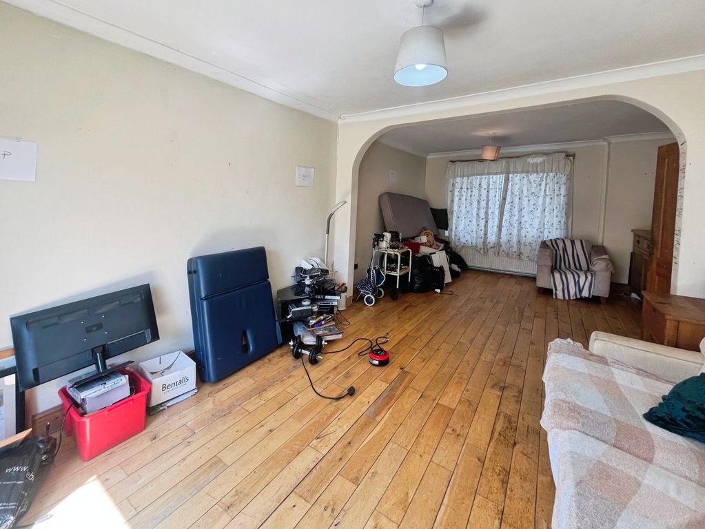 Property photo 3 of 12