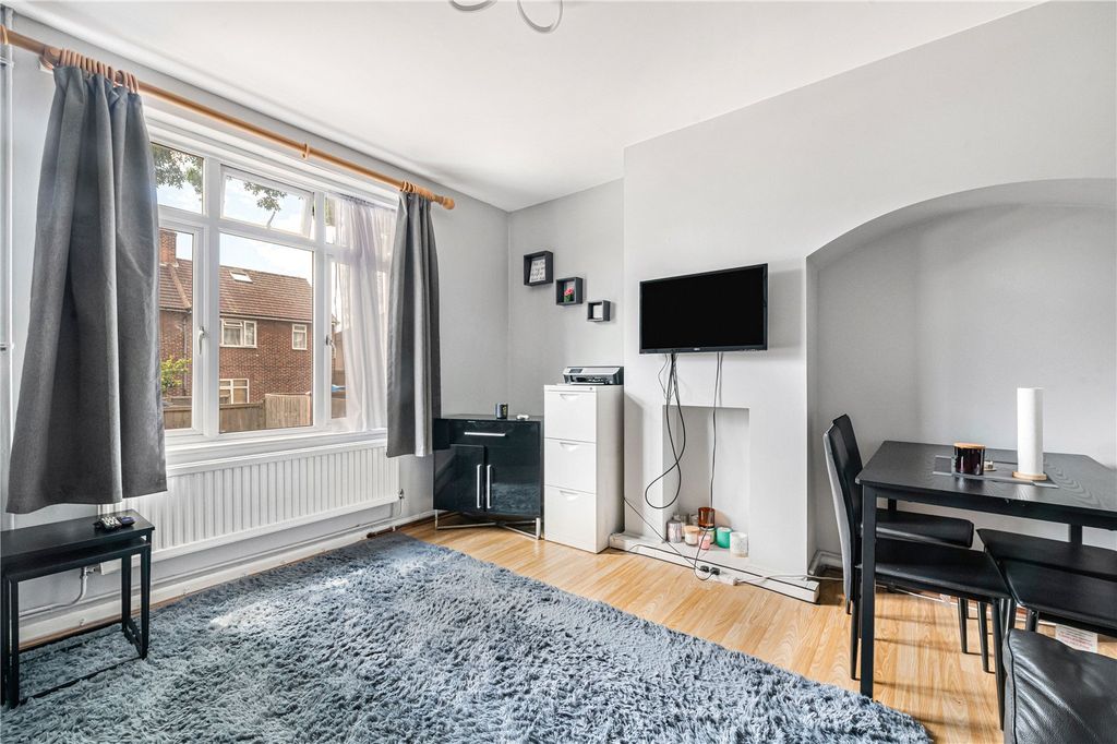 Property photo 2 of 12 Picture No. 17