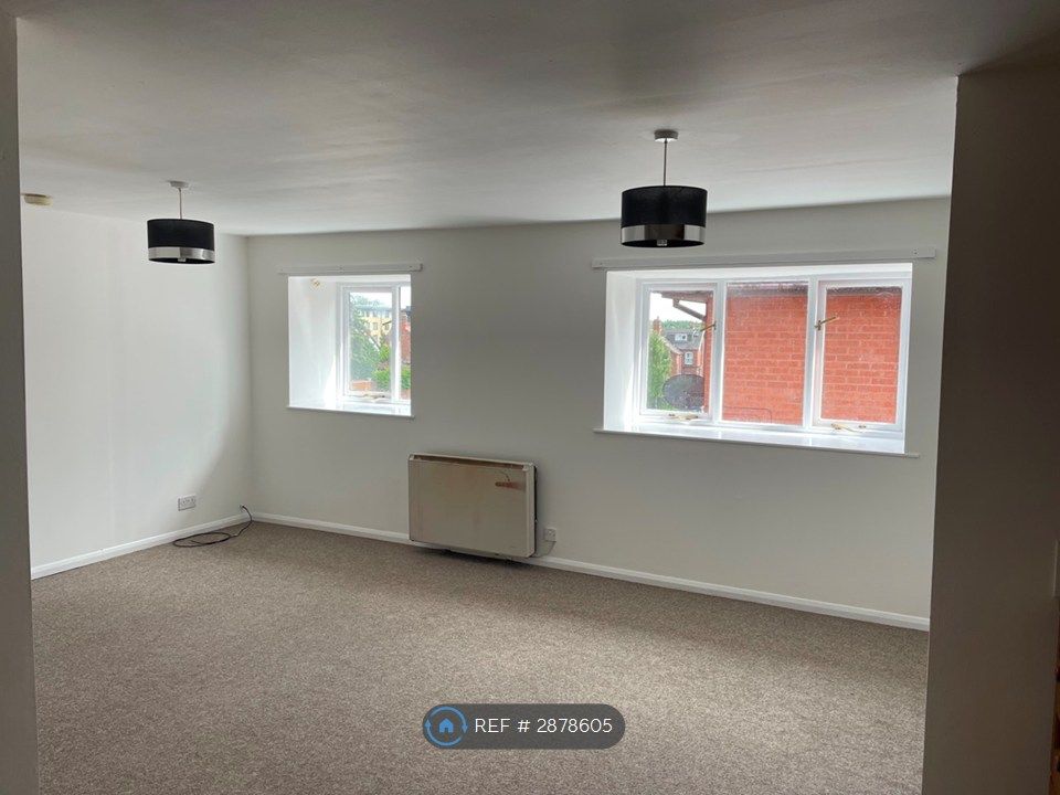 Property photo 1 of 11 Large Lounge