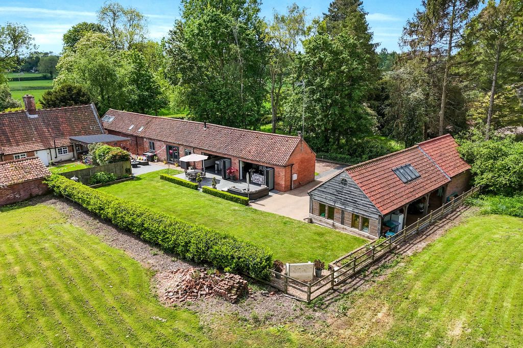 Property photo 1 of 32