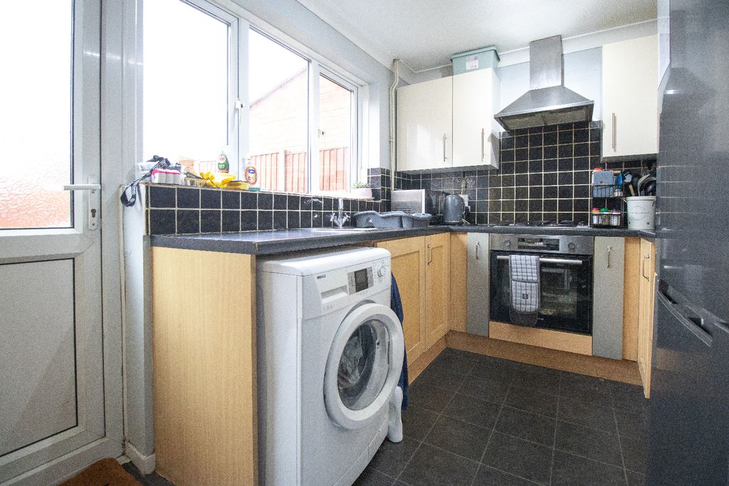 Property photo 3 of 10 3876966
