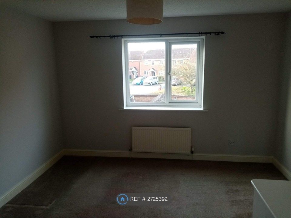 Property photo 3 of 8 Bedroom 1