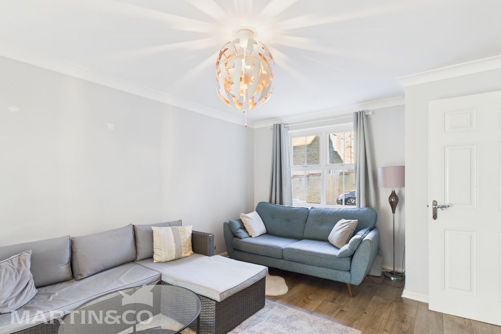 Property photo 3 of 17 Cam01953G0-Pr0134-Still001