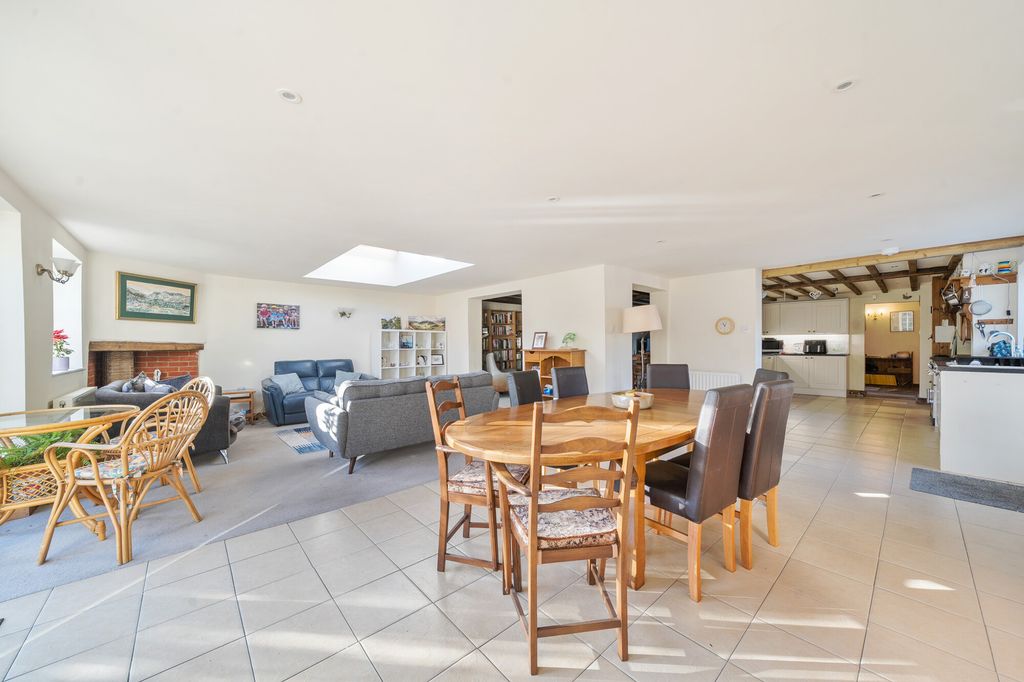 Property photo 2 of 19