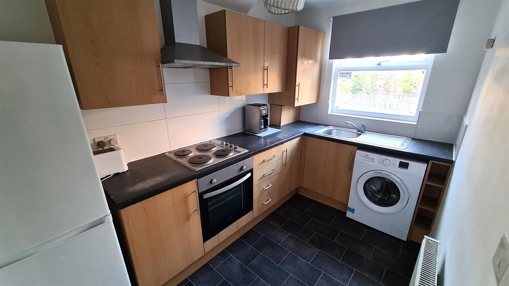 Property photo 2 of 16 Kitchen