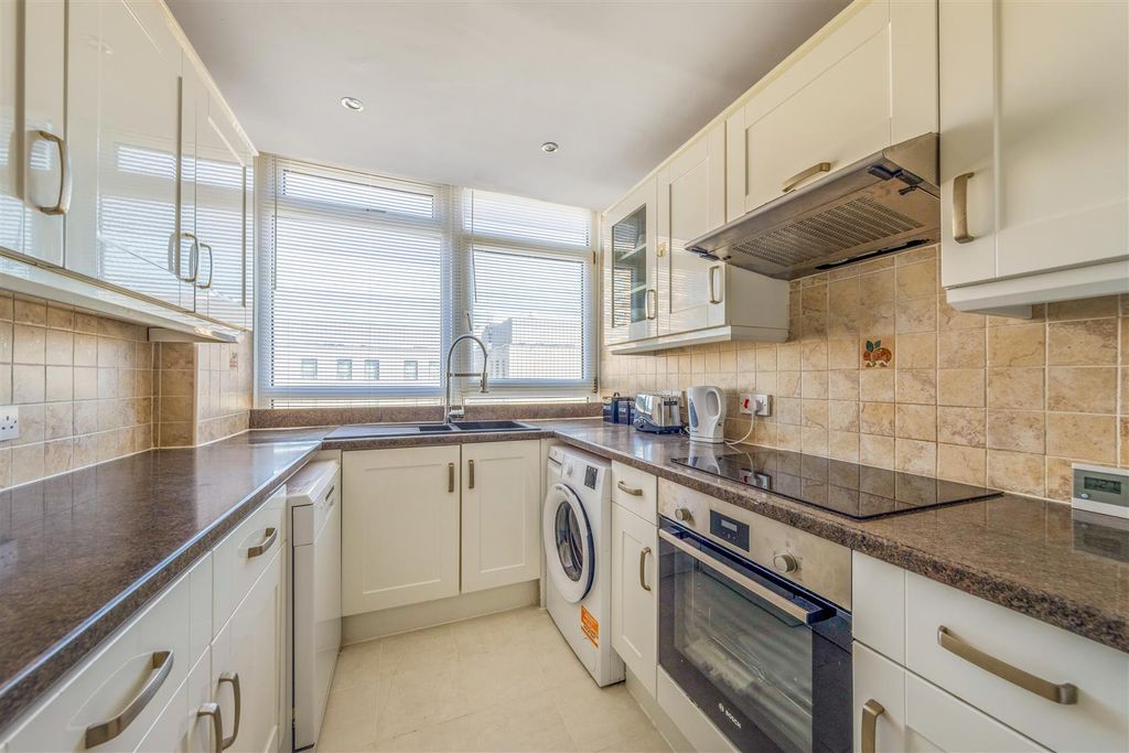 Property photo 3 of 15 2c Sussex Heights-11.Jpg