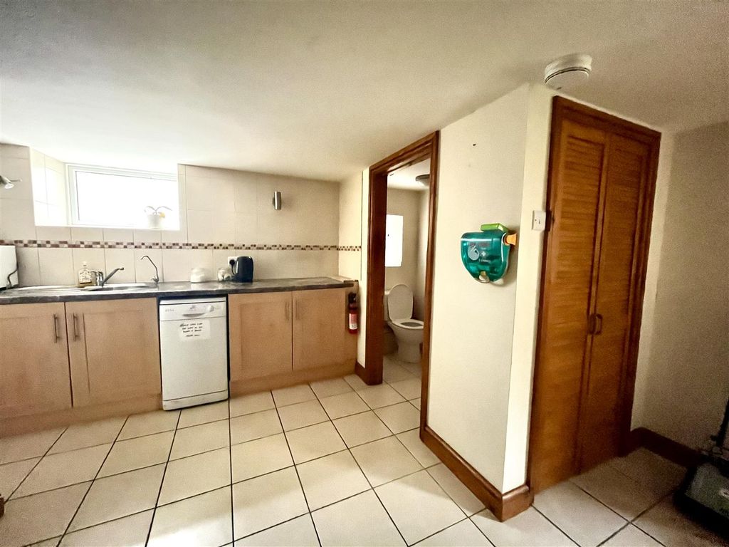 Additional image 17 of 4 bed flat for saleMarket Place, Coleford GL16