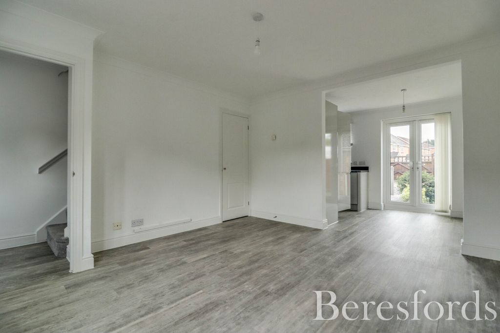 Property photo 3 of 18 Picture 3