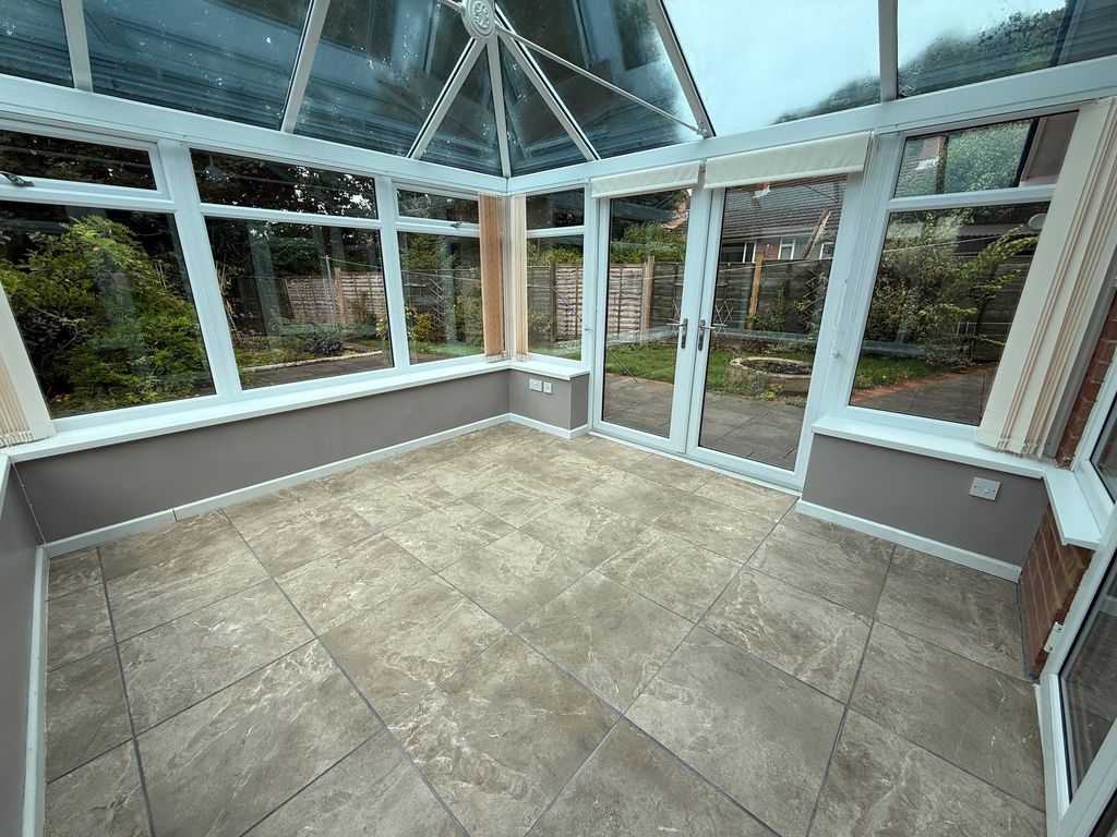 Property photo 2 of 16 Conservatory