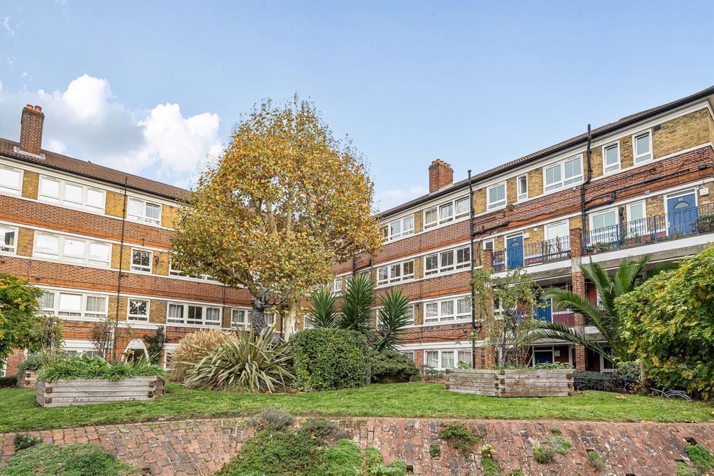 Property photo 2 of 20 External