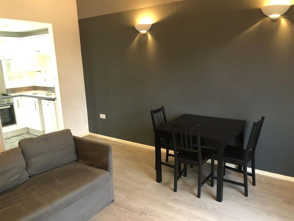 Property photo 2 of 11 Living Room