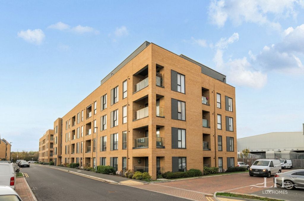 Property photo 1 of 19