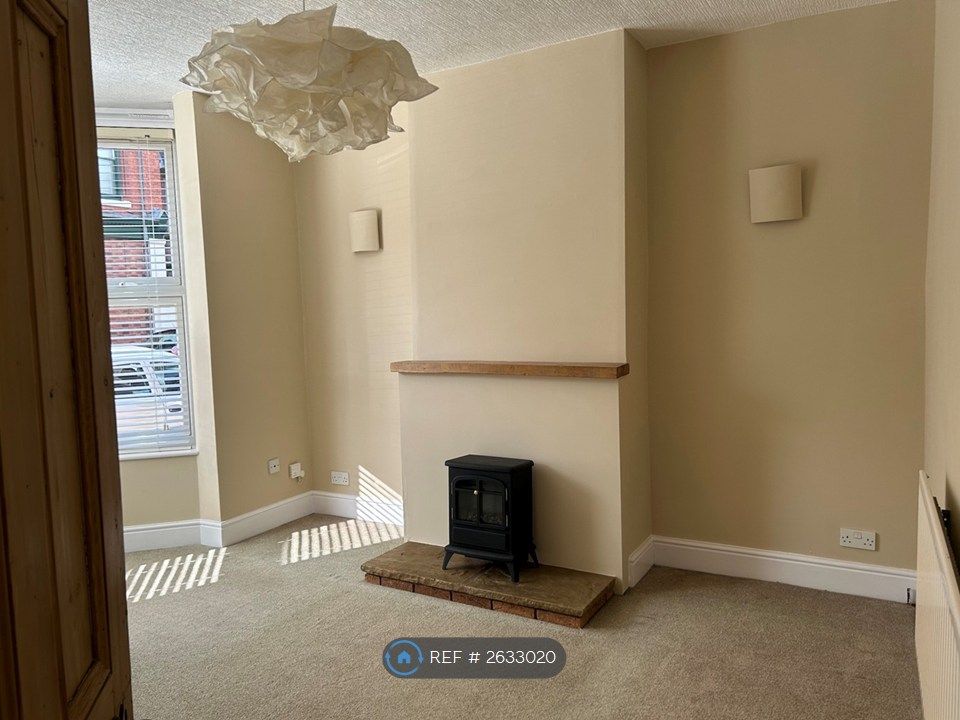 Property photo 2 of 12 Lounge