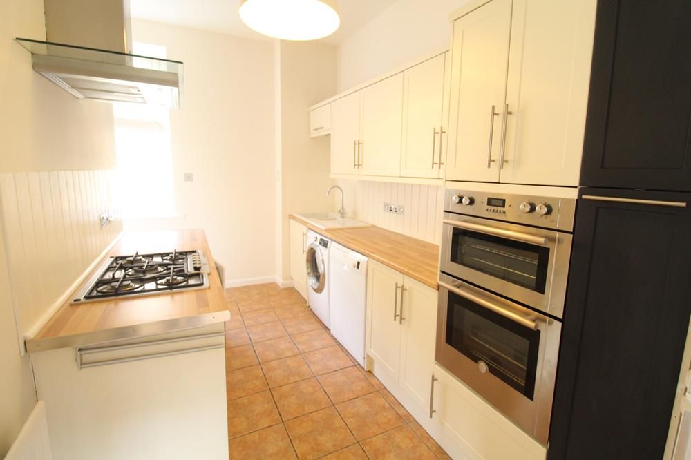 Property photo 3 of 8 Kitchen Pic 1