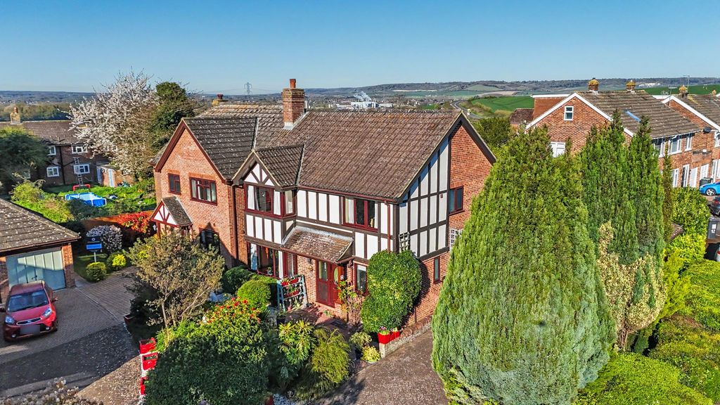 Property photo 1 of 32 Main