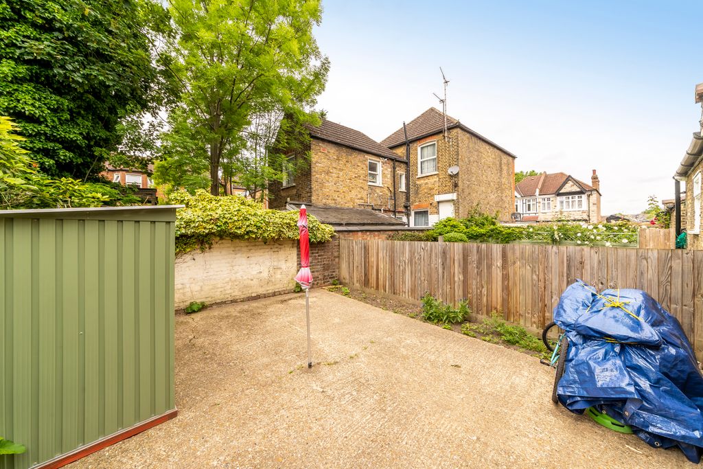 Property photo 2 of 9