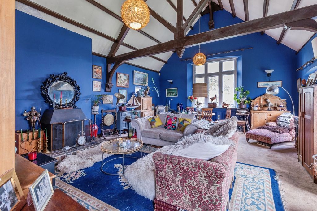 Property photo 3 of 17 Photo