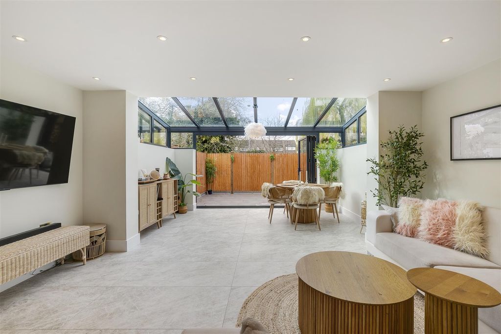 Property photo 1 of 18 Crammondclose19-30.Jpg