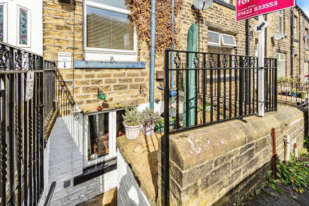 Property photo 2 of 14