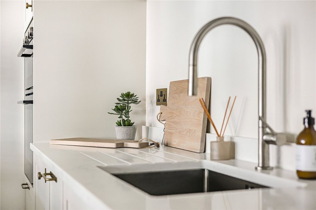 Property photo 3 of 17 Picture No. 11