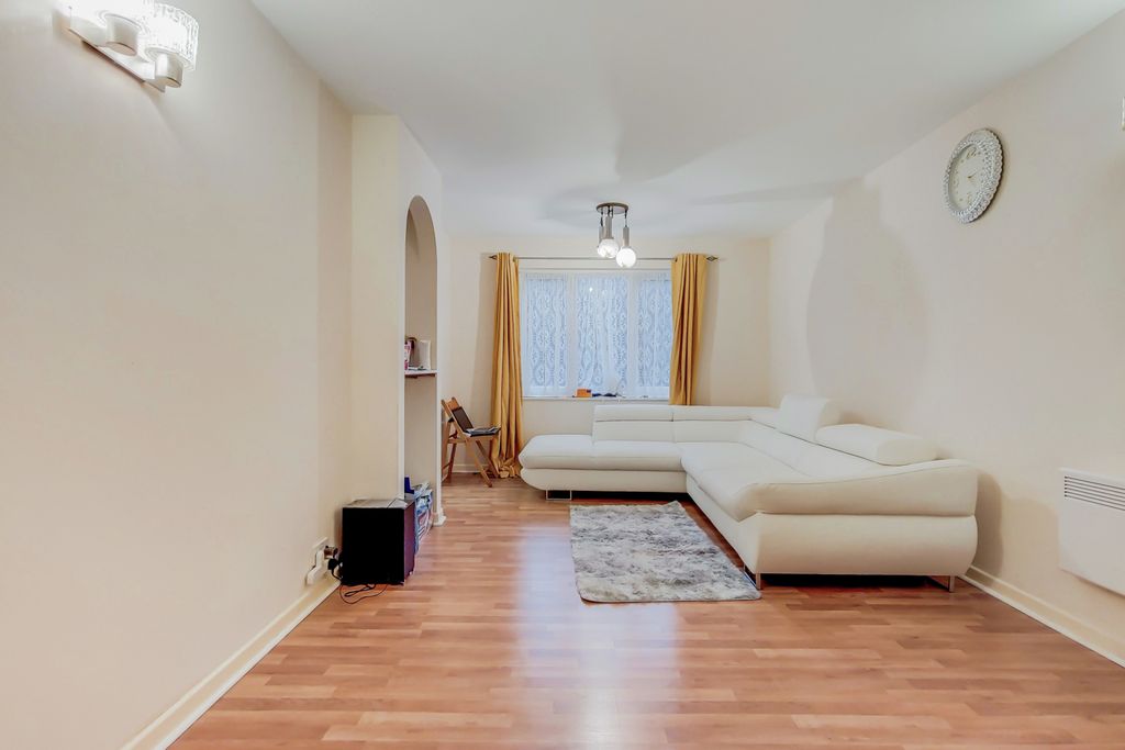 Property photo 3 of 13 Gallery