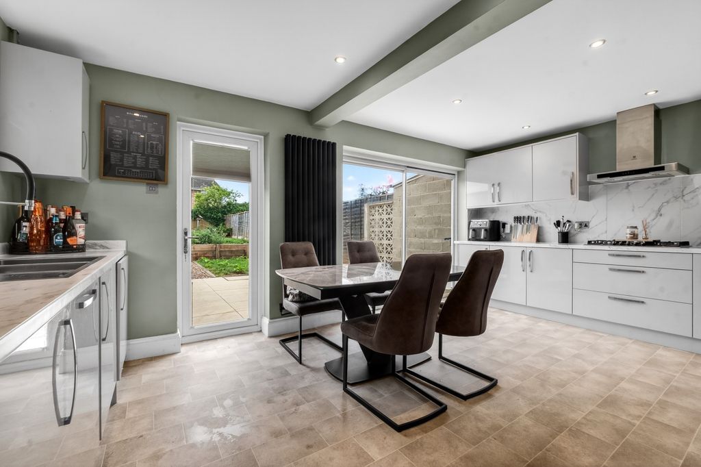 Property photo 2 of 14 Kitchen Dining Room