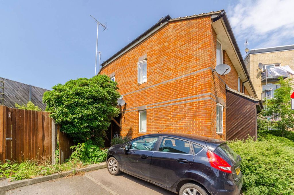 Property photo 1 of 6