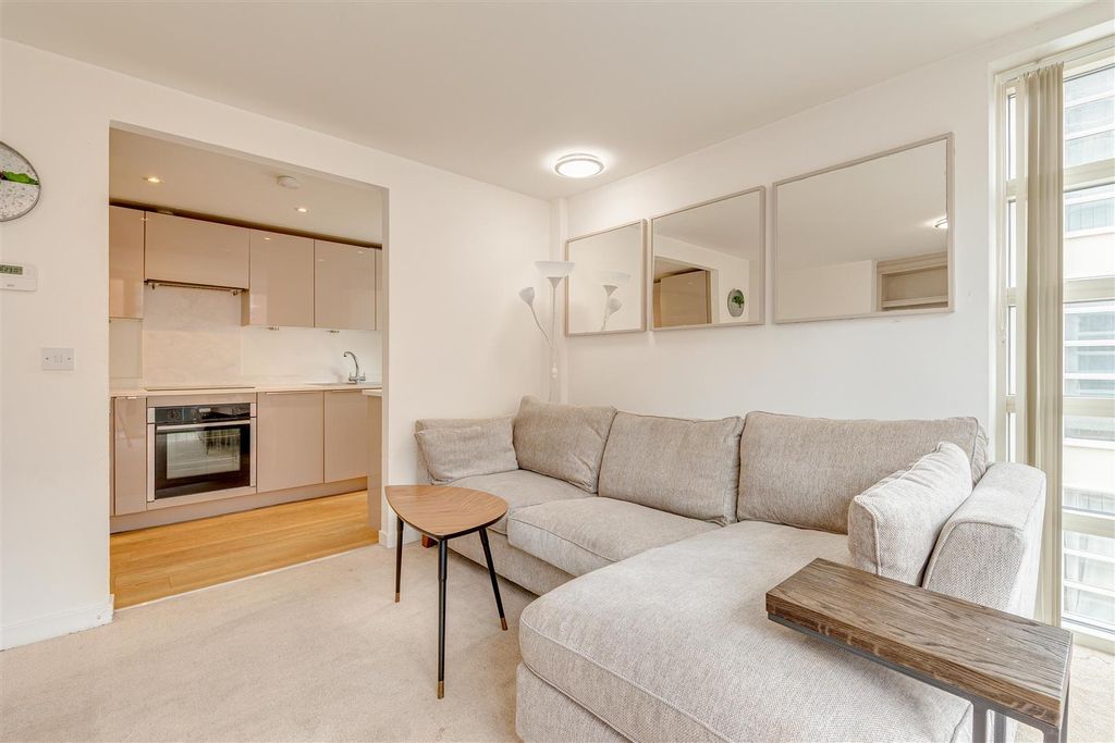 Property photo 3 of 18 69v_B8Bn_Us6Zdwi3Aimkw.Jpg