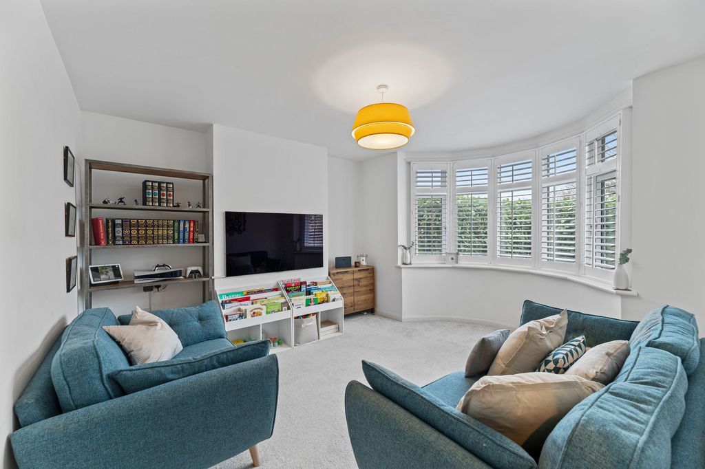 Property photo 2 of 21 Lounge