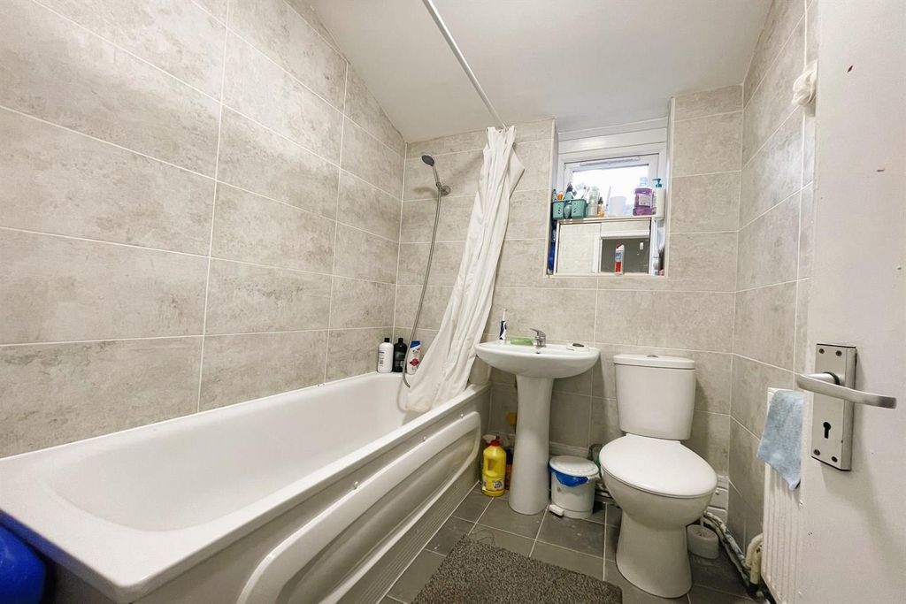 Property photo 3 of 5 Bathroom
