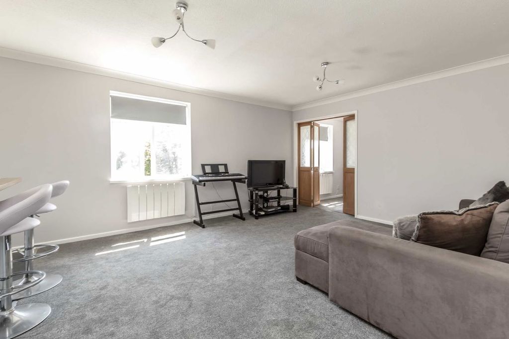 Property photo 3 of 4