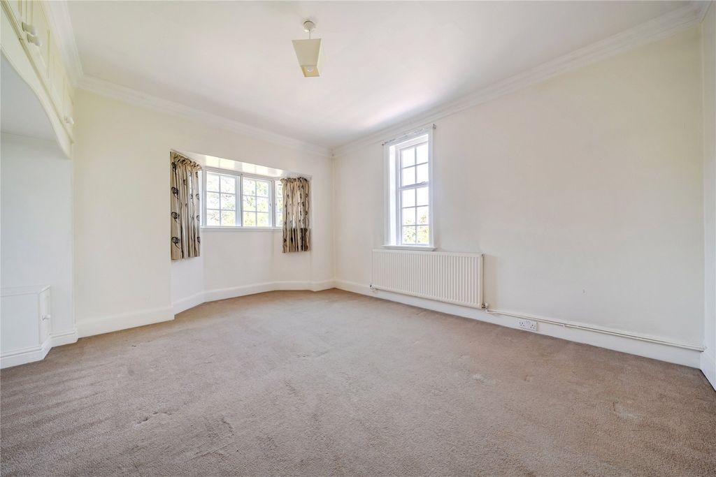 Additional image 12 of 2 bed flat for saleHaslemere, Surrey GU27