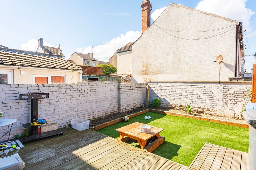 Property photo 2 of 13