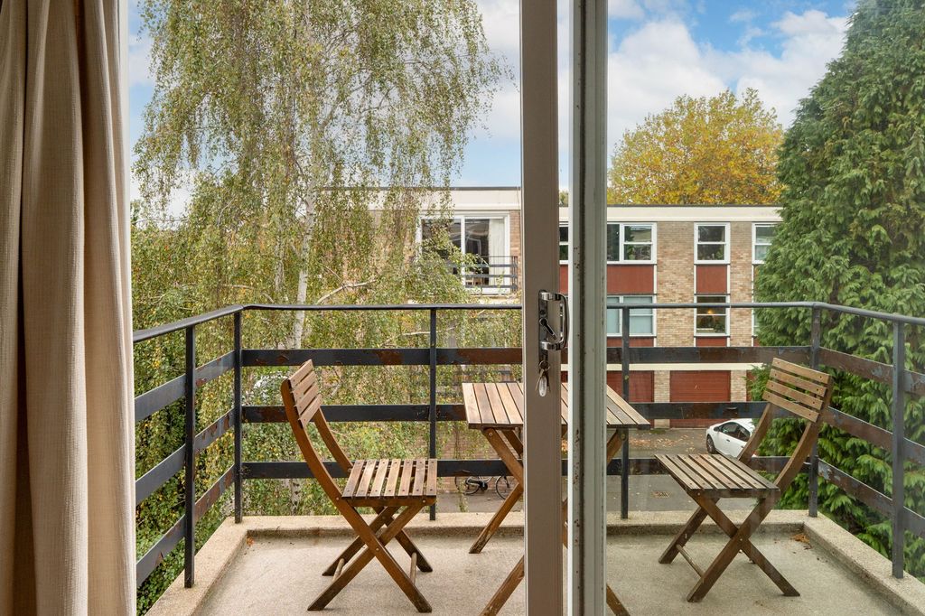 Property photo 3 of 14 Balcony