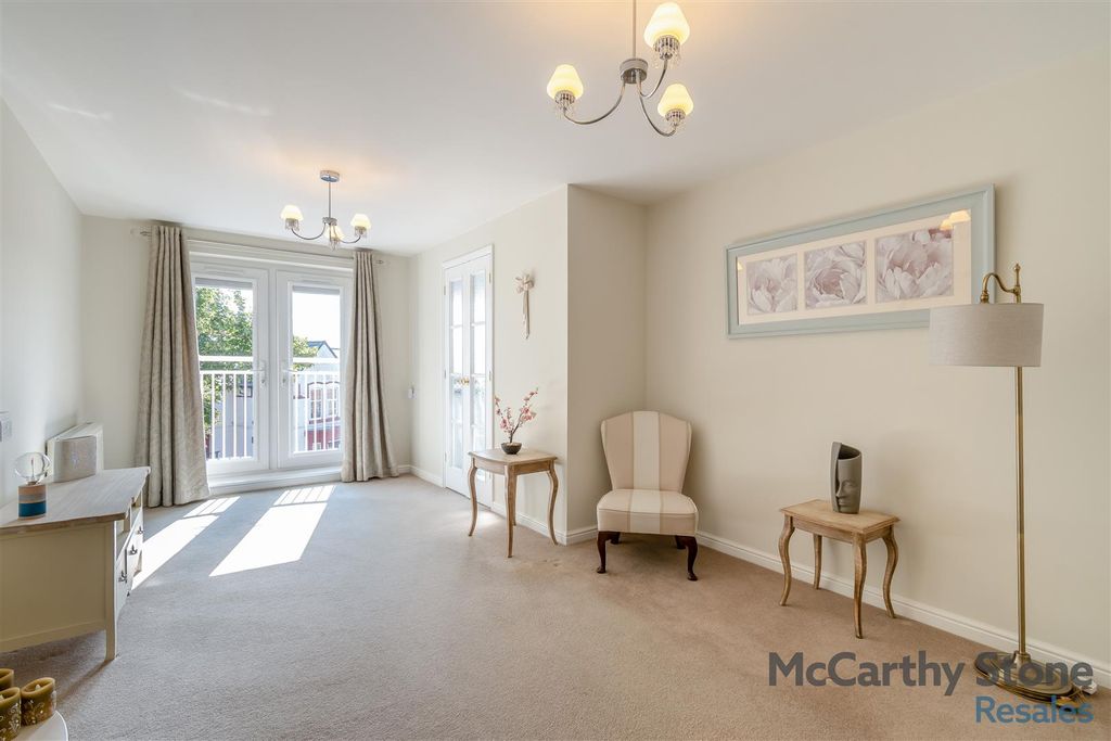 Property photo 3 of 27 8659426-Interior02.Jpg