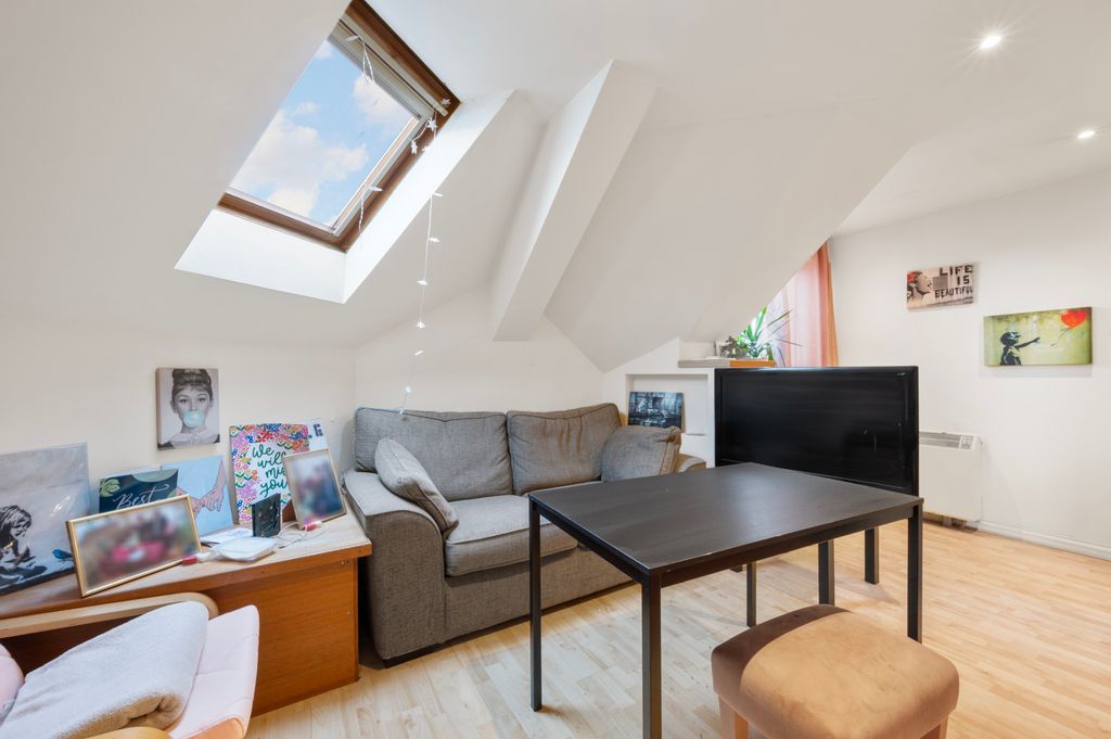 Property photo 2 of 12 Picture No. 06